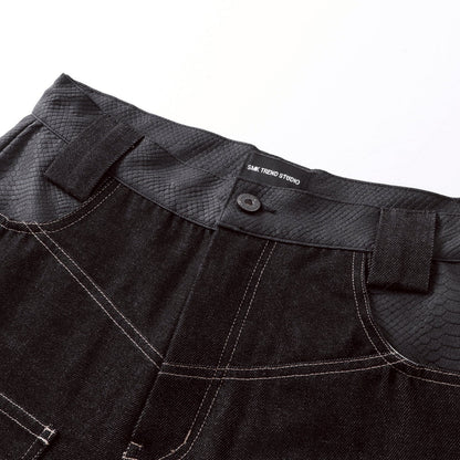 【4/1 發售】菱格紋皮質 刺繡火焰圖騰 彎刀丹寧褲