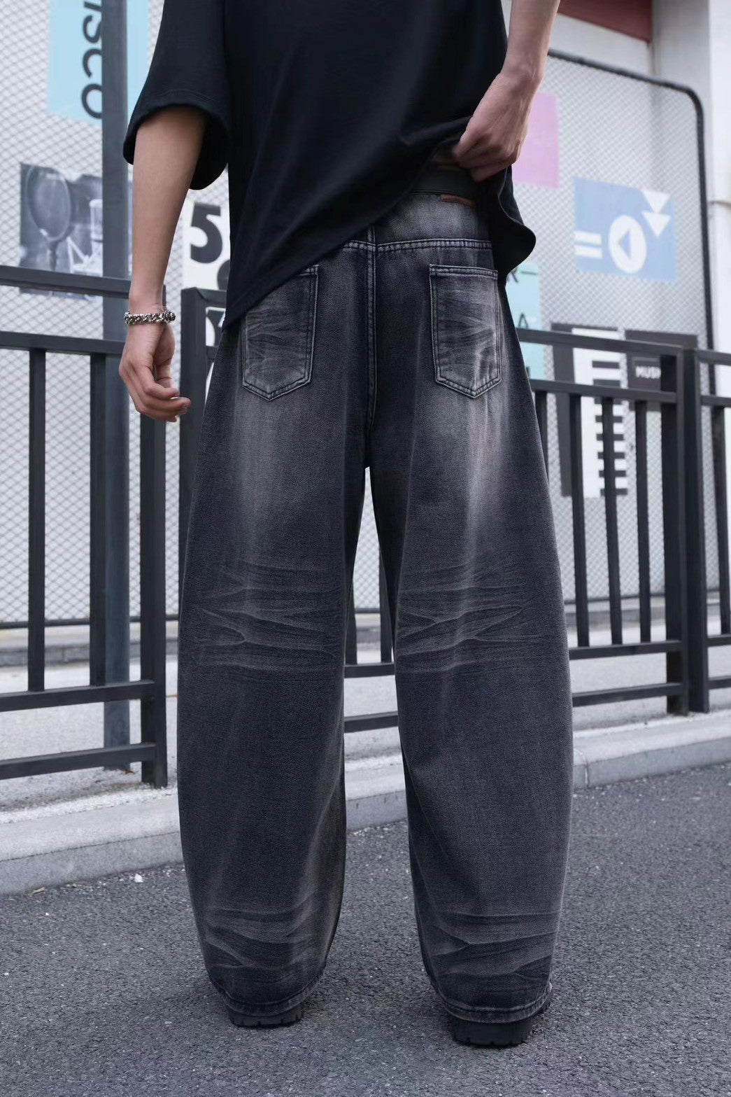 【4/1 發售】重磅 側解構剪裁設計 彎刀褲