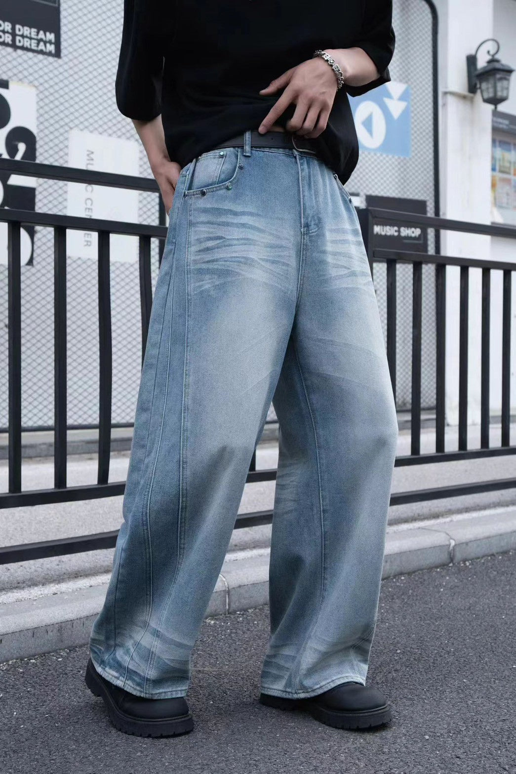 【4/1 發售】重磅 側解構剪裁設計 彎刀褲