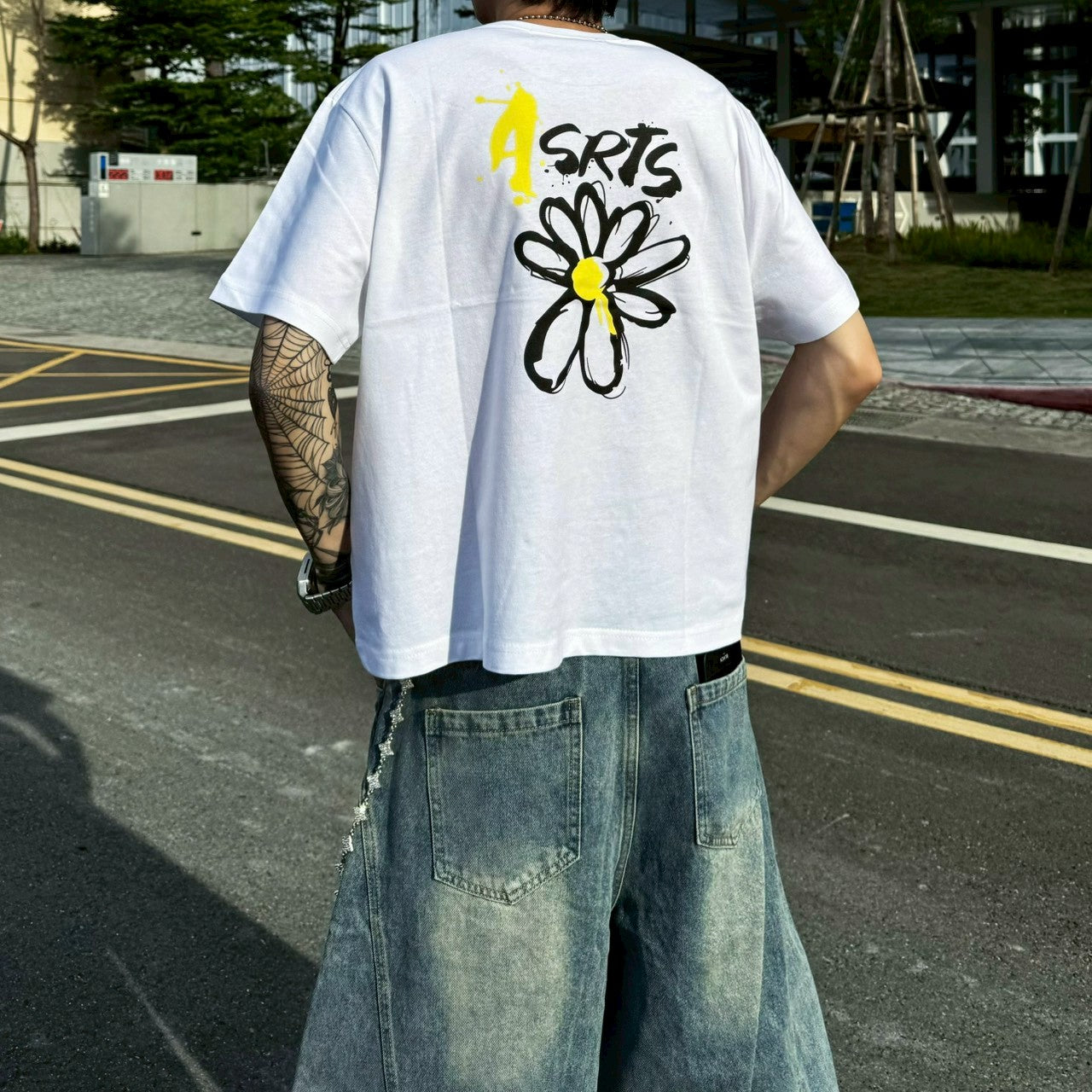 韓國🇰🇷 手繪 小花 Boxy 短袖