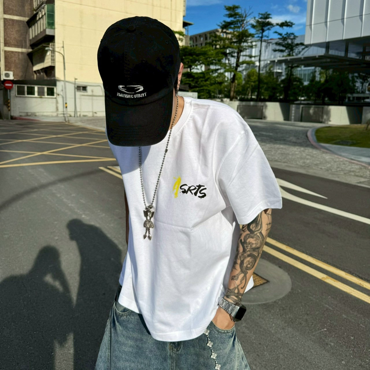 韓國🇰🇷 手繪 小花 Boxy 短袖