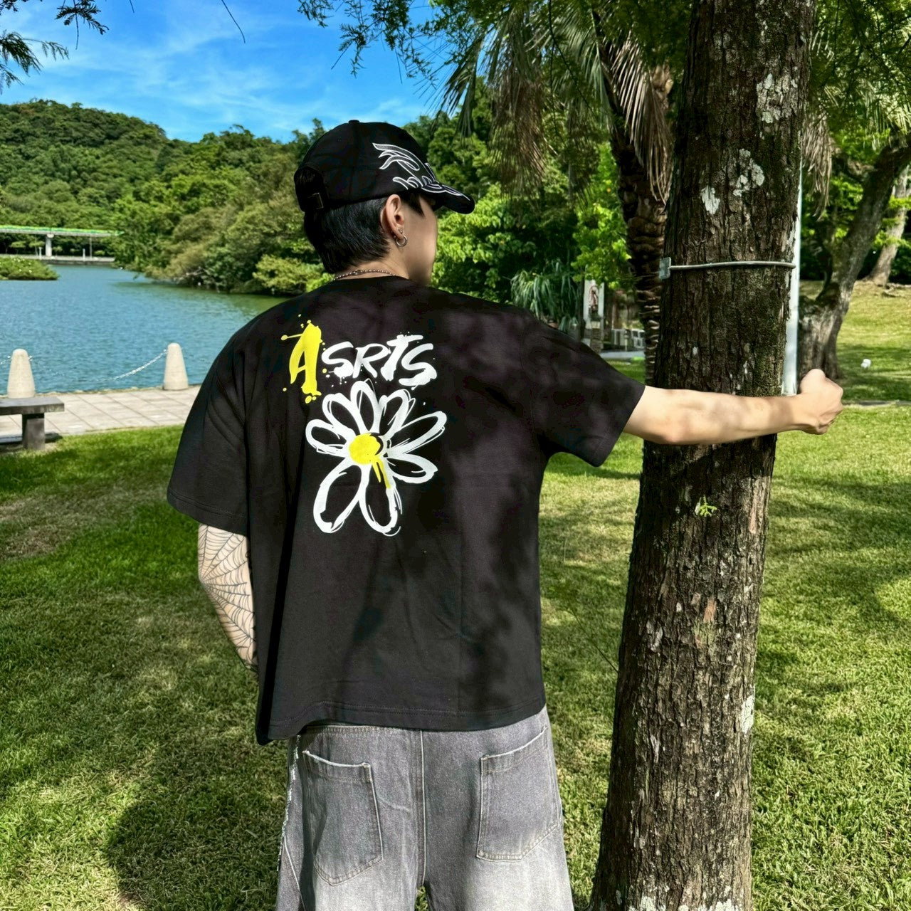 韓國🇰🇷 手繪 小花 Boxy 短袖
